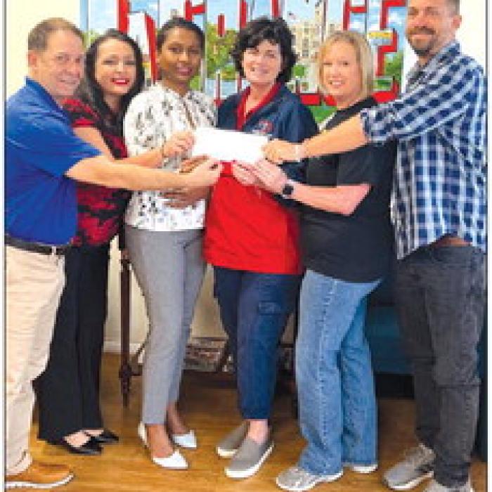 LG Chamber Makes Donation