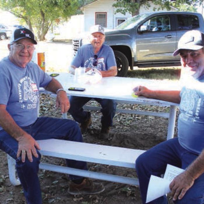 Some volunteers take a break between sessions.