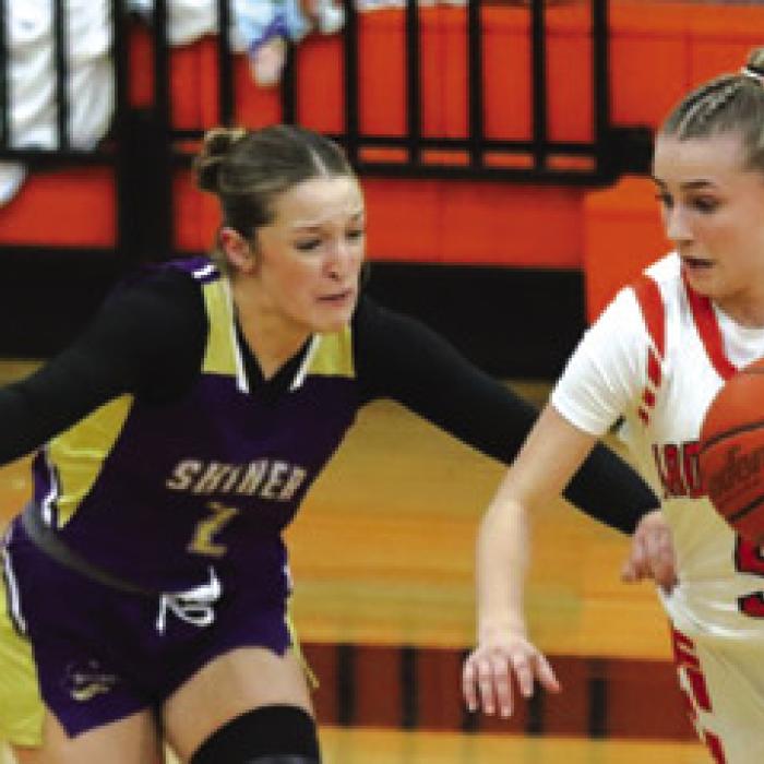 Schulenburg’s Jenna Guentert drives to the basket Tuesday. Photo by Audrey Kristynik