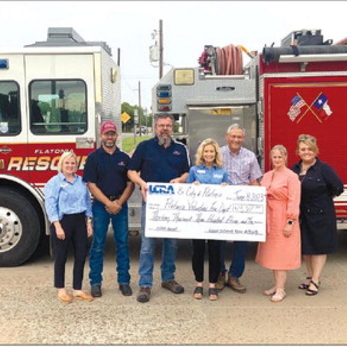 LCRA, City of Flatonia Award $13,311 Grant to Flatonia VFD