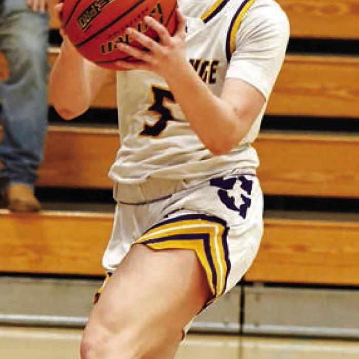 La Grange’s Campbell Cooper scored a team-high 19 points in Tuesday’s game. Photo by Gabby Castillo