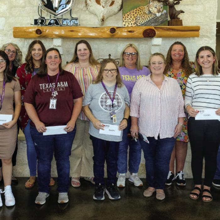 Oviedo Holds 4th Annual Teacher Gift Card Giveaway