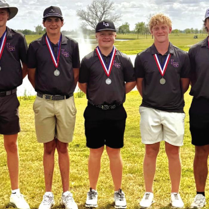 The La Grange boys golf team, left to right – Kohlton Johnson, Collin Muesse, Adrian Meneses, Grady Kocian, Cohen Conard, Dylan Kutchka and Roan Willrich.