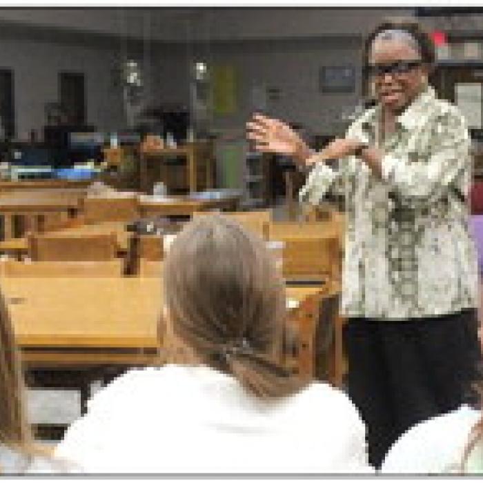 Legendary Journalist  Talks to LHS Classes