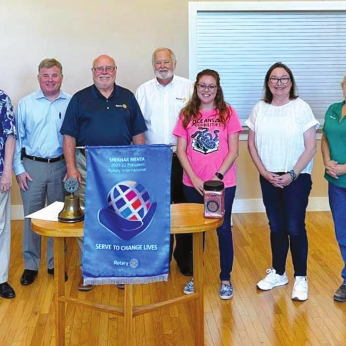 LG Rotary Installs New Officers