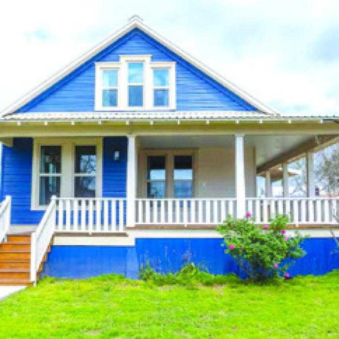 Holiday Home & Lodging Tour Showcases Historic Gems