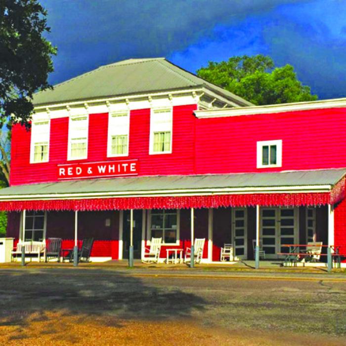 The Red &amp; White Inn - 102 W. Main Street