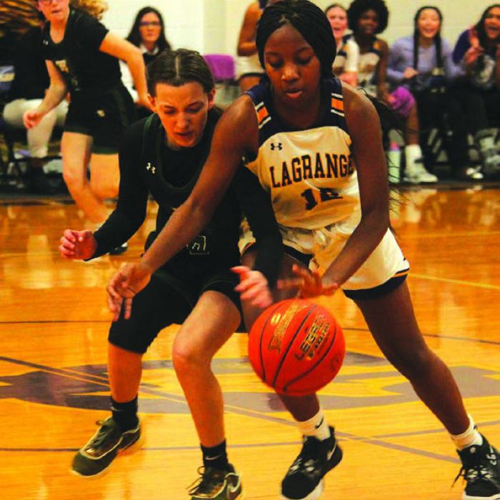 Lady Ducks Beat LG To Stay in First Place