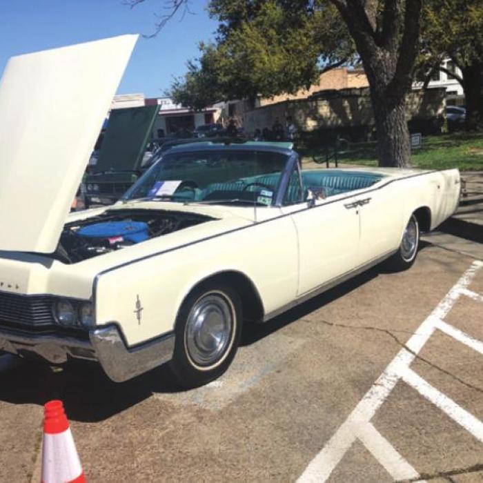 Classic Cars Fill The Square