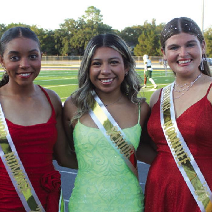 LHS Sweetheart nominees: left to right – Diamond McKenzie, Kaylee Soto and Jaden Melton. Photo by Jeff Wick