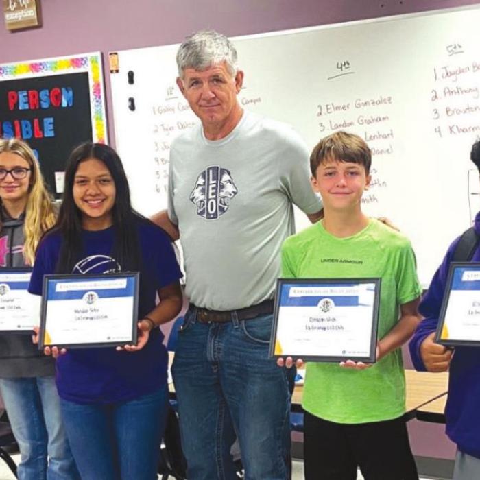 Leos Receive Certificate of Appreciation