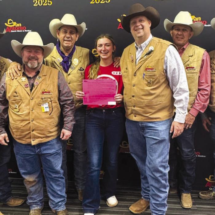 LHS’ Kynzee Swafford Earns Certificate In Calf Scramble at San Antonio Stock Show