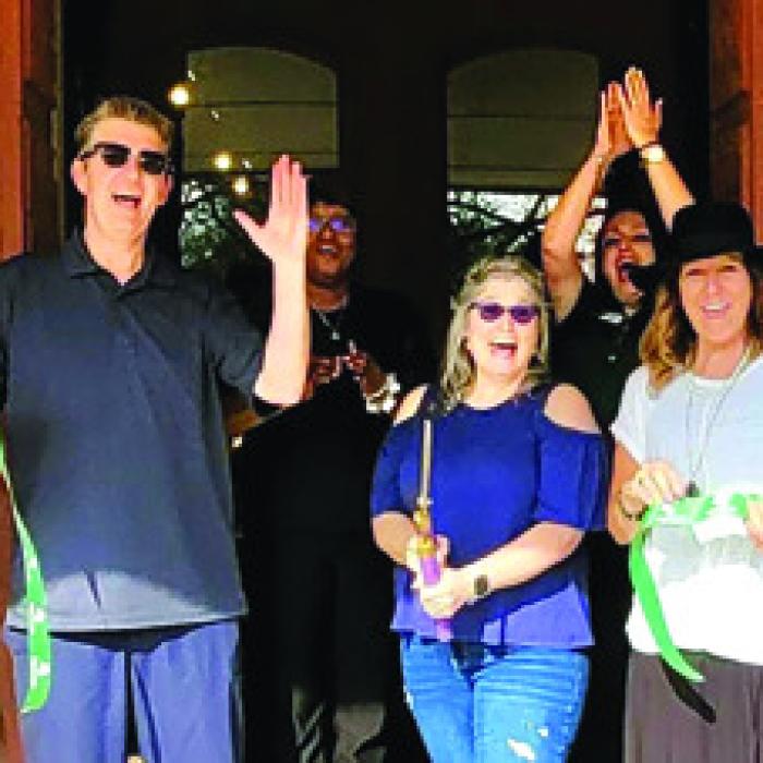 La Grange Vintage Collectibles Gets Sign Grant, Holds Ribbon Cutting
