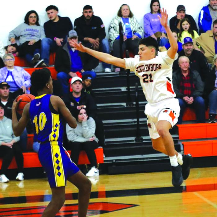 Shorthorns Beat Weimar by Six