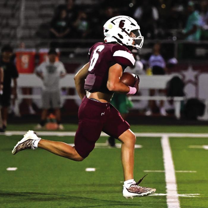 Caysen Perez runs to the endzone for the touchdown in the third quarter of Friday night’s game. Photo by Stephanie Steinhauser