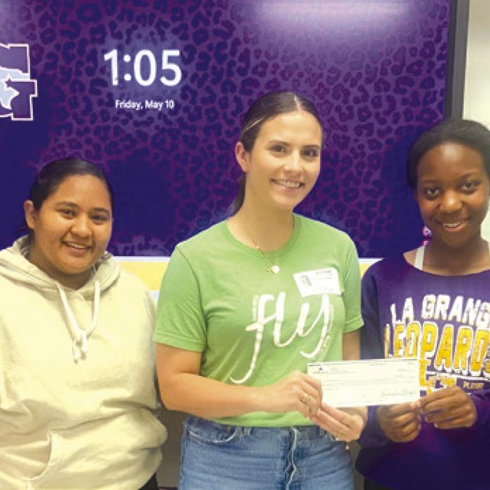Leo Club Gives Back to Turtle Wing
