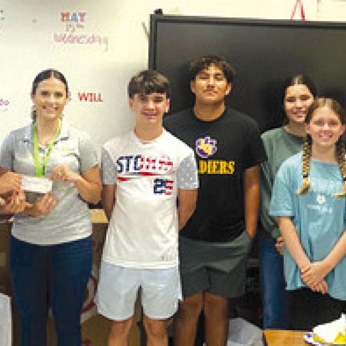 Leo Club Gives Back to Turtle Wing