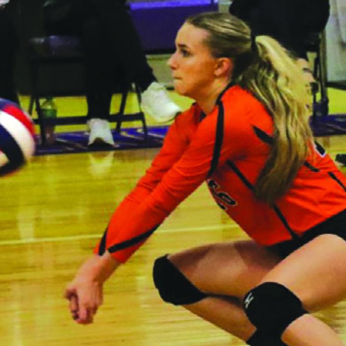 Schulenburg’s Jenna Guenert digs a ball in Friday’s win over Shiner. Photo by Audrey Kristynik