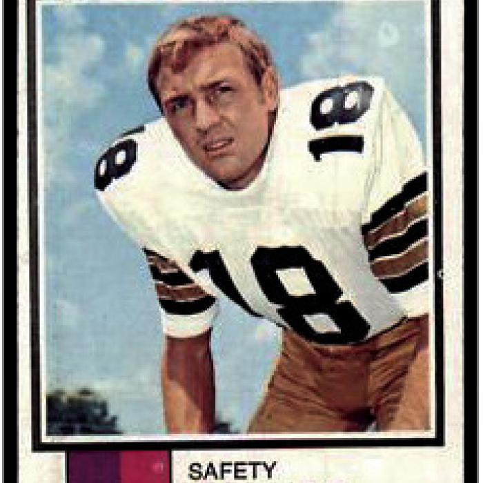 A trading card from Hugo Hollas’ days in the NFL.