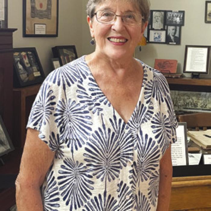 Carolyn Heinsohn, was the featured Speaker, at the Czech Heritage Society meeting.