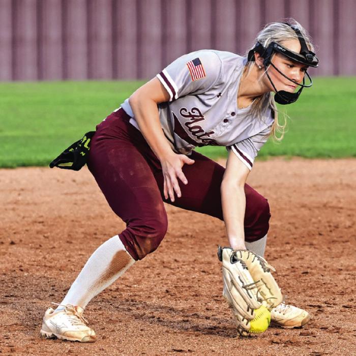 Shortstop Brynlee Zimmerman fields a grounder hit by Moulton in Tuesday’s 10-0 win. Photo by Stephanie Steinhauser