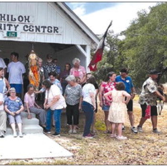 Ron and Pam Knotts recently hosted a family reunion at the Shiloh Community Center near Hallettsville.