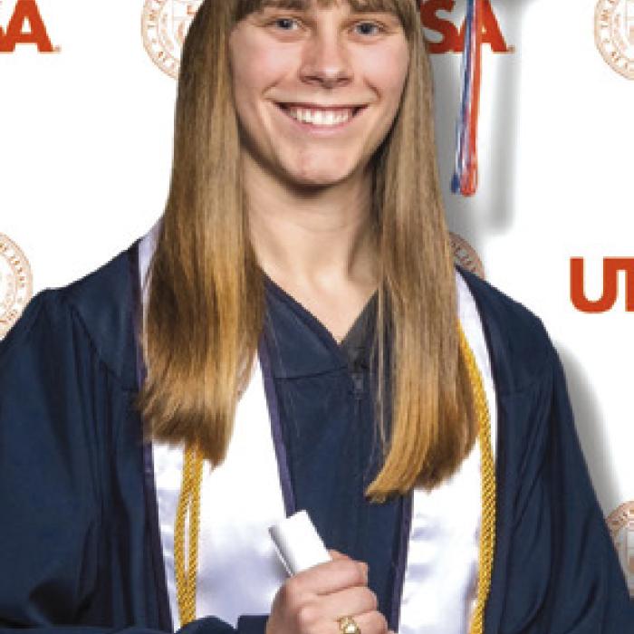Amber Canik Graduates From UTSA