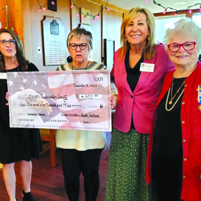 Smith-McMillan NSDAR Chapter  Christmas Luncheon Held Recently