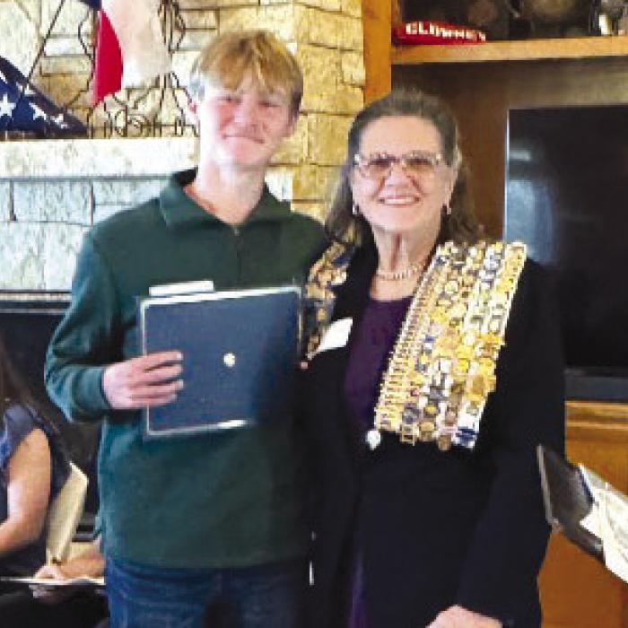 Area Students Receive Smith-McMillan Chapter DAR Good Citizen Awards