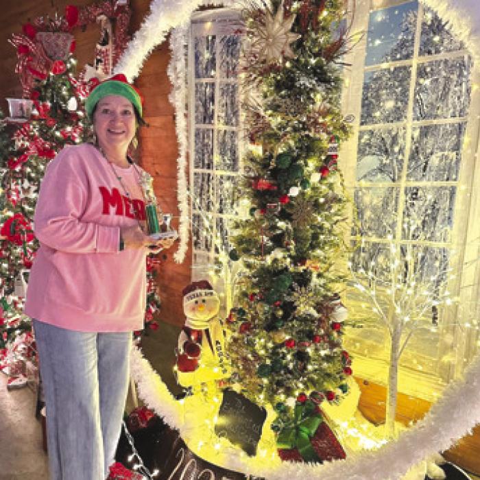 Third Place winner: Rose Rohde Family (Kim Kovar pictured).