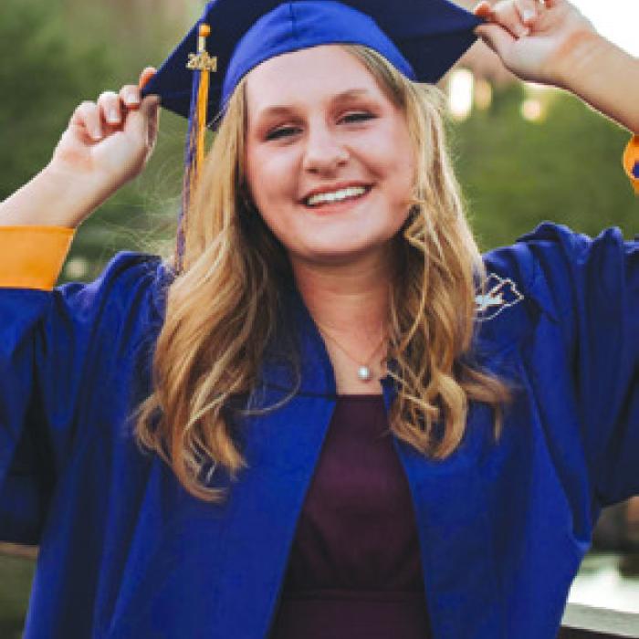 Smith-McMillan DAR Chapter Awards Local Scholarships