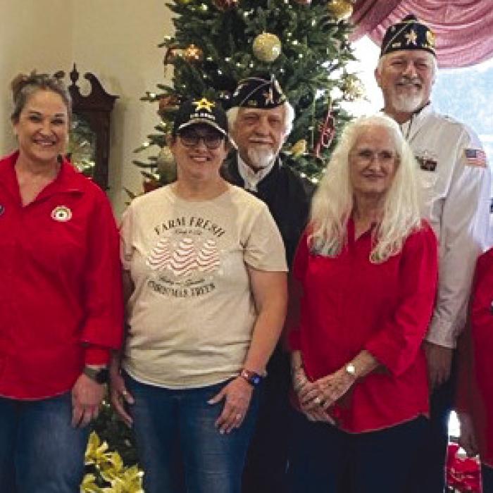 Visiting Jefferson Place in La Grange from left: Kay Marburger, Jennifer Sanders, Erica Fischbach, John D. Marburger, Mary Battle, Richard Gray, Stacy Ryza, and Scott Jones.