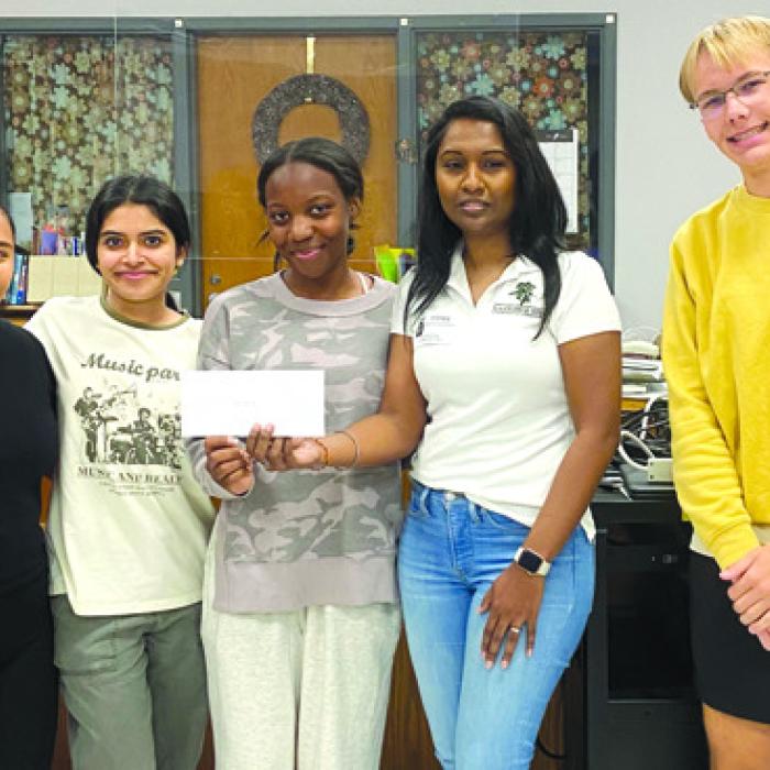 LG Chamber Donates to Leo Club