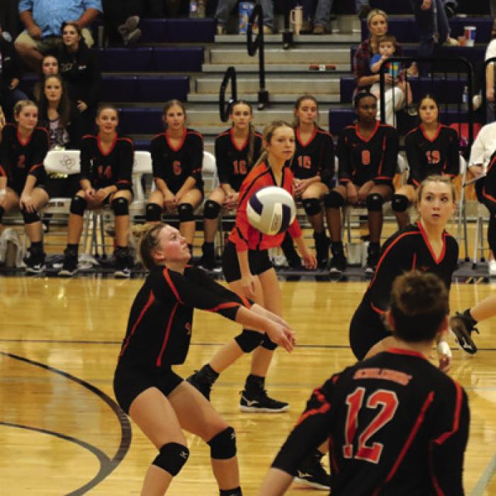 Schulenburg’s Avery Helms passes a ball in Thursday’s victory over Holland. Photo by Audrey Kristynik
