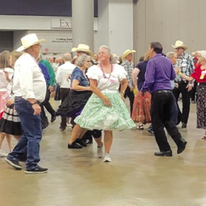 LG Square Dancers Attend Convention in Alabama