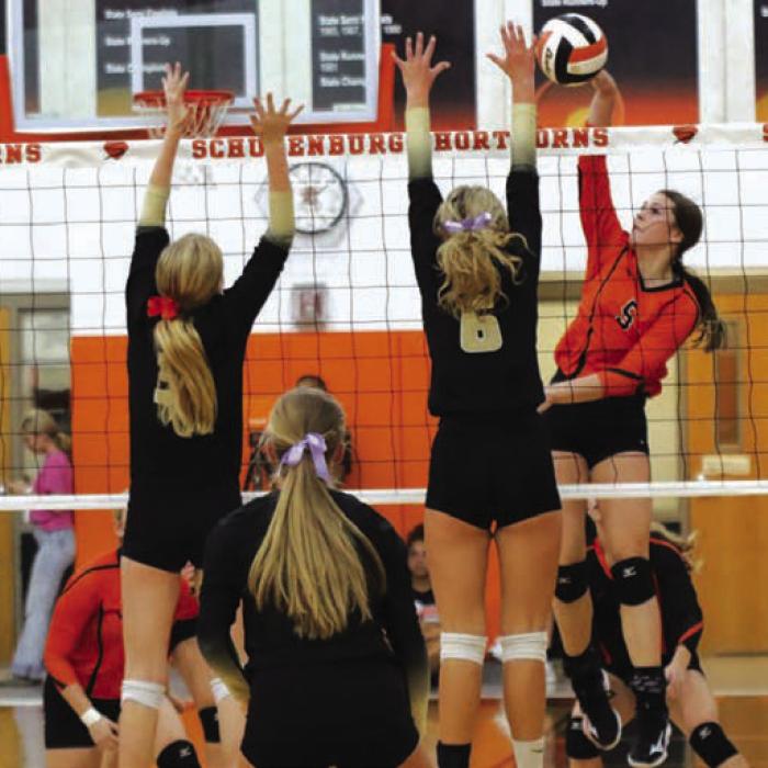 Volleyball: Schulenburg Edges RT-C in Four Sets