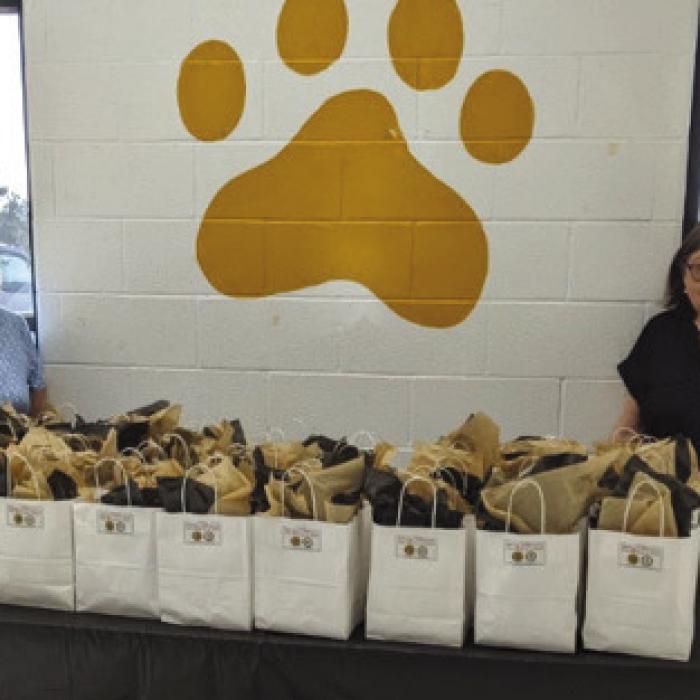 Auxiliary  Provides  Welcome  Back Gifts