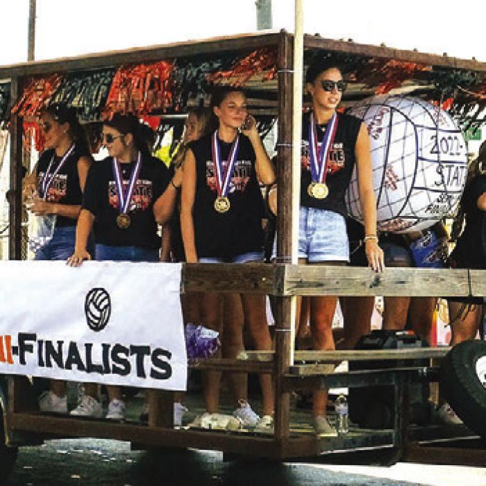 Lady Horns Honored in Schulenburg Festival Parade