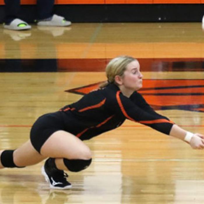 Schulenburg’s Madison Kunschick digs a ball in Tuesday’s win over Shiner. Photo by Audrey Kristynik