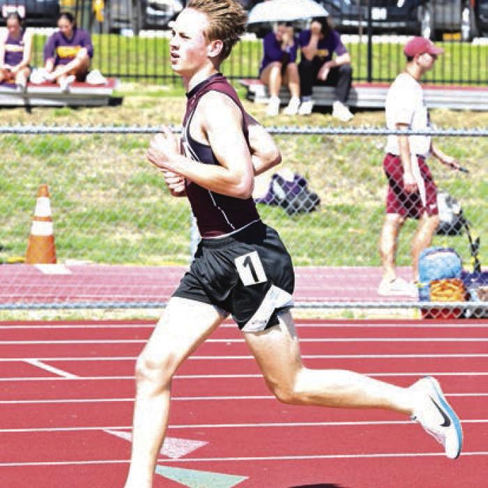 Flatonia’s Kullen Kutac medaled at area in the 1600 and 3200 meters. Photo by Stephanie Steinhauser
