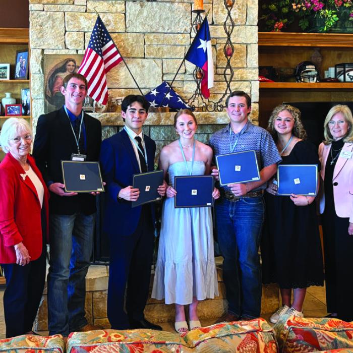 Smith-McMillan Chapter, DAR Honors Good Citizens Award Winners at Presidents Day Tea