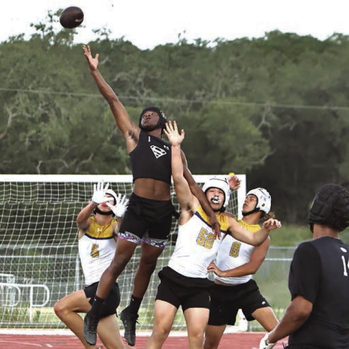 Schulenburg’s Da’terrion Houston really outjumps the competition. Photo by Darrell D. Gest