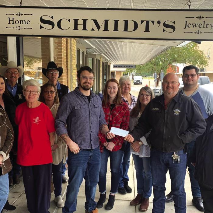 Schmidt’s Donates to Deputy Santa
