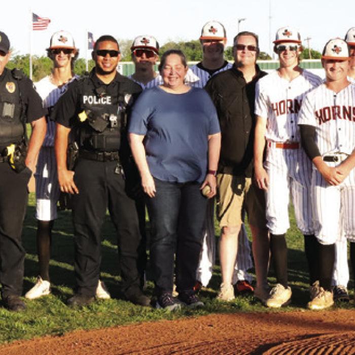 Horns Stun Weimar 6-5