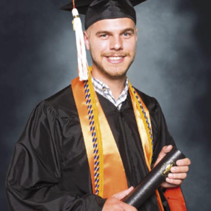 Dustin Canik Graduates From Sam Houston