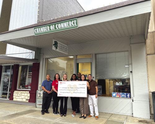 Chamber Gets Paint/Sign Grant
