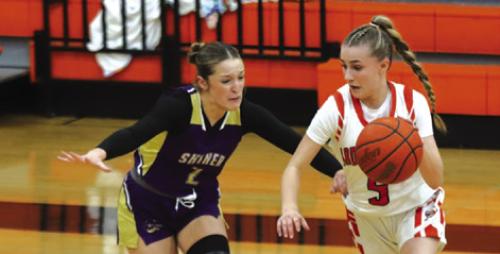 Schulenburg’s Jenna Guentert drives to the basket Tuesday. Photo by Audrey Kristynik
