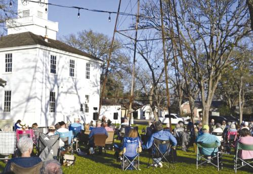 Large crowd of fans gathered at the Courtyard Music Series to hear Tina Wilkins.