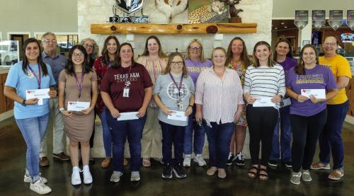 Oviedo Holds 4th Annual Teacher Gift Card Giveaway