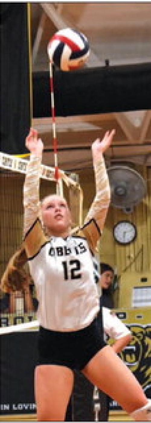 Round Top Carmine's Madison Markwardt tallied a triple-dou ble in last Tuesday's match, a . ve-set win over Mumford. Madison had 13 kills, 28 digs, and 36 assists. This is her 1st triple double of the year, but her 9th triple-dou ble for her career. Photo by Paul Kipp